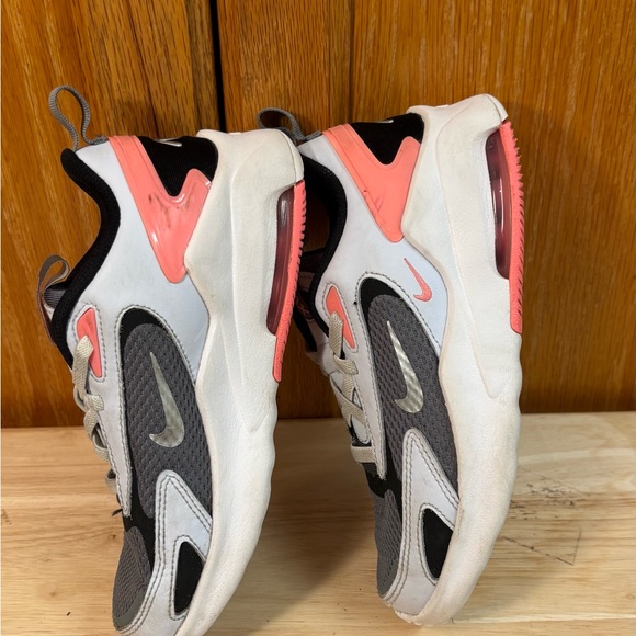 Nike Air Max Bolt Girl’s sneakers athletic shoes - Picture 7 of 14